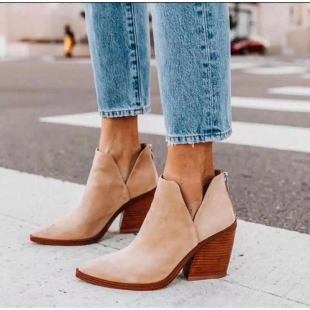 Vince Camuto Gigieta Suede V Cut Ankle‎ Bootie Block Heel Women Size 11M